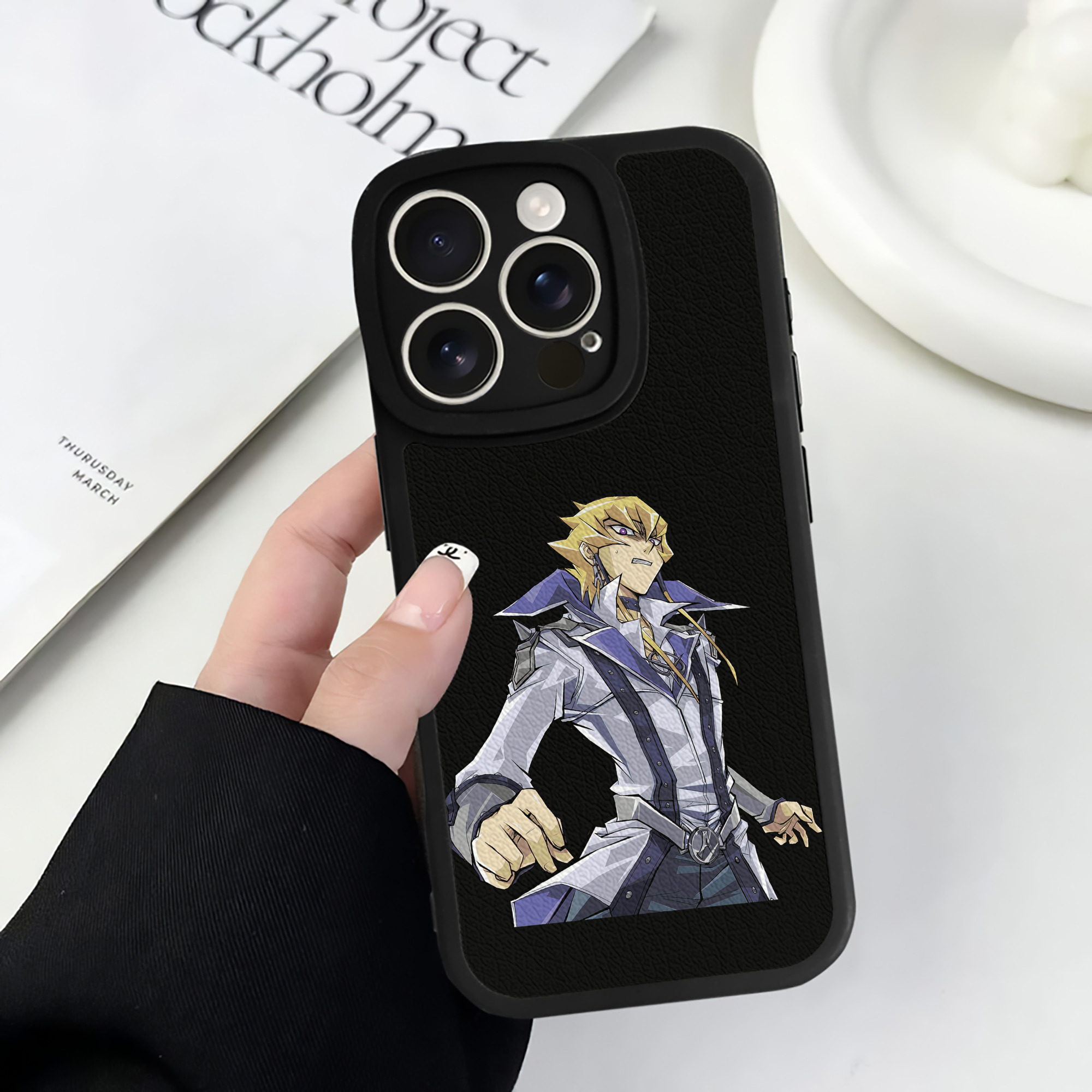 （画像用） 遊☆戯☆王 Yu-Gi-Oh! 【iPhone 16シリーズ対応】シリコンスマホケース（レザー調） 材質：シリコン